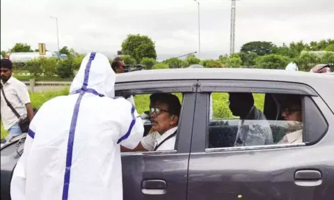 நிபா வைரஸ் பரவல்: சோதனைச்சாவடிகளில் மருத்துவக்குழுவினர் ஆய்வு