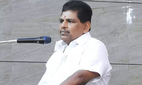 கவர்னர் பங்கேற்ற பட்டமளிப்பு விழாவை புறக்கணித்த அமைச்சர்