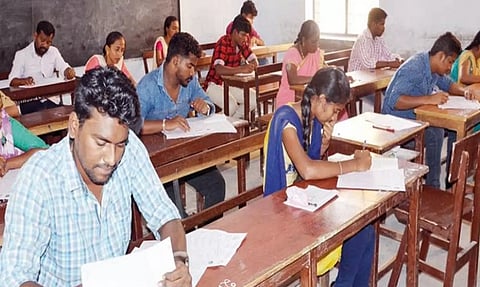 குரூப் 4 தேர்வு பணியிடங்கள் தேவைக்கேற்ப அதிகரிக்கப்படும்- தமிழக அரசு