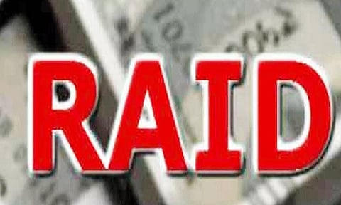 மயிலம் சார்பதிவாளர் அலுவலகத்தில் லஞ்ச ஒழிப்பு போலீசார் அதிரடி சோதனை