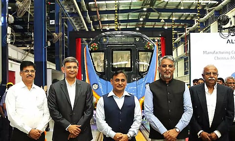 சென்னையில் 2-ம் கட்ட திட்டத்தில் டிரைவர் இல்லாத முதல் மெட்ரோ ரெயில் தயாரானது