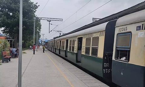 மதுக்கடைகளை அகற்ற டாஸ்மாக்கிற்கு தெற்கு ரெயில்வே கடிதம்