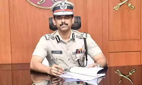 சென்னையில் 19 பெண் போலீசுக்கு வெளி மாவட்டங்களுக்கு இடமாறுதல்- கமிஷனர் உத்தரவு