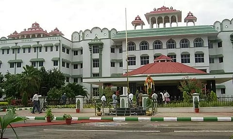 பள்ளி வளாகங்கள் அருகே புகையிலை பொருட்கள் விற்க தடை- நீதிமன்றம் உத்தரவு