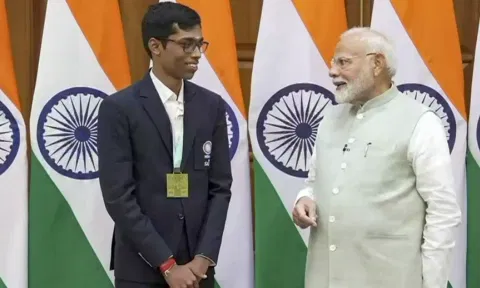 செஸ் ஒலிம்பியாட்: தங்கம் வென்றுவந்த தங்கங்கள்.. நேரில் அழைத்து பாராட்டிய பிரதமர் மோடி
