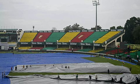 இந்தியா- வங்கதேசம் 2-வது டெஸ்ட்: டாஸ் சுண்டுவதில் தாமதம்