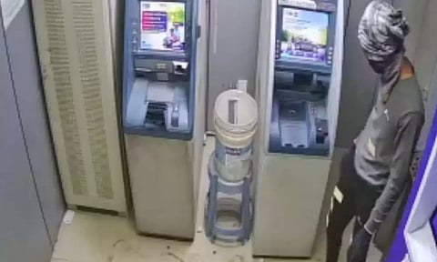 இந்தியா முழுவதும் கைவரிசை... ஏ.டி.எம். கொள்ளையில் 70 பேர் கொண்ட கும்பல் கொள்ளை