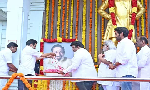 நடிகர் திலகம் சிவாஜி கணேசன் பிறந்தநாள்: மு.க.ஸ்டாலின் மரியாதை