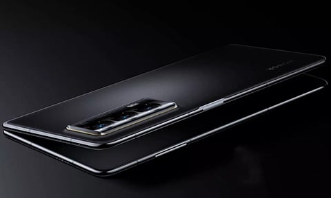 பேப்பர் போல் மடிக்கலாம்.. புது ஃபோல்டபில் போன் உருவாக்கும் ஹானர்..