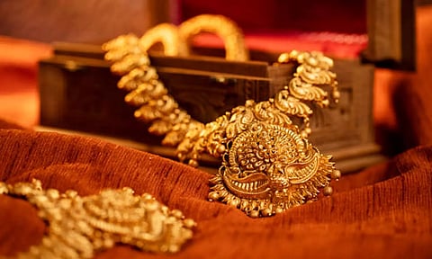 அதிரடியாக உயர்ந்த தங்கம் விலை... ரூ.58 ஆயிரத்தை நெருங்கும் சவரன்... இன்றைய நிலவரம்