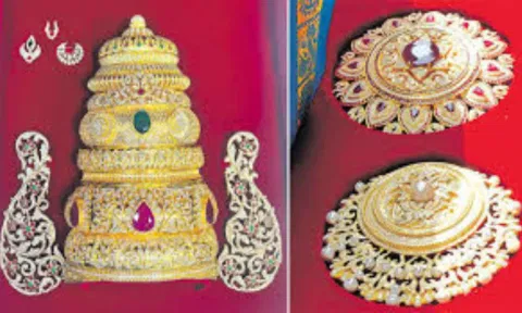 ஆந்திராவில் துர்க்கை அம்மனுக்கு ரூ.2.50 கோடி மதிப்பில் தங்க கிரீடம் காணிக்கை