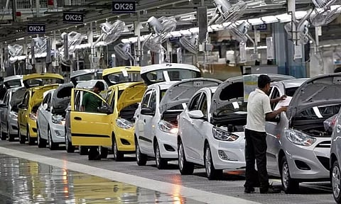 பயணிகள் வாகன விற்பனையில் கடும் சரிவு.. விற்பனையாளர்கள் வருத்தம்