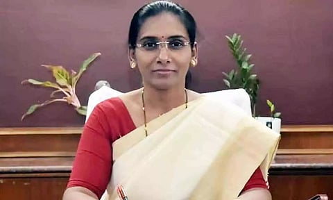 பெண்கள் பணிபுரியும் அனைத்து நிறுவனங்களிலும் புகார் குழு அமைக்க வேண்டும்-  கலெக்டர் உத்தரவு