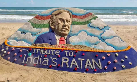 Sand sculpture for late Ratan Tata