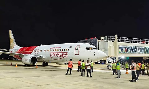 திருச்சி விமான விவகாரம்- விமான ஊழியர்களிடம் அதிகாரிகள் விசாரணை