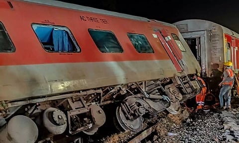 நாடு முழுவதும் 24 முறை ரெயில்களை கவிழ்க்க நாச வேலை- ரெயில்வே அதிர்ச்சி தகவல்