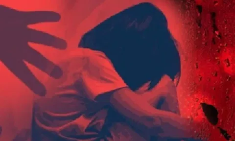 மயக்க மருந்து கொடுத்து 9 வயது சிறுமி பலாத்காரம்.. 'சாலை'யில் வீசிச் சென்ற கொடூரம்