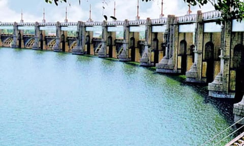தொடர் மழை: மேட்டூர் அணைக்கு நீர்வரத்து 16,196 கன அடியாக அதிகரிப்பு
