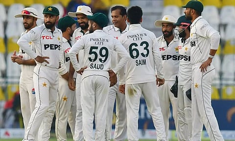 297 ரன்கள் இலக்கு நிர்ணயித்த பாகிஸ்தான்: 3-ம் நாள் முடிவில் இங்கிலாந்து 36/2