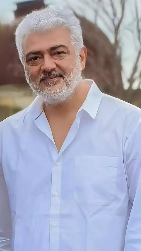 செல்ஃபி மோடில் அஜித் குமார்.. வைரலாகும் புது க்ளிக்ஸ்..