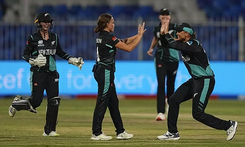 மகளிர் டி20 உலகக் கோப்பை: வெஸ்ட் இண்டீசை வீழ்த்தி இறுதிப்போட்டிக்குள் நுழைந்தது நியூசிலாந்து