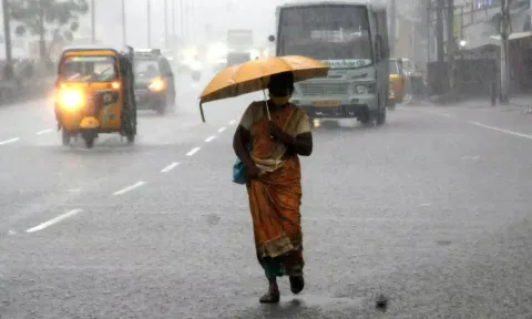 கனமழை வெளுத்து வாங்கும்.. தமிழகத்தின் ஆறு மாவட்டங்களுக்கு எச்சரிக்கை..!