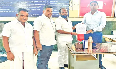 தமிழ்த்தாய் வாழ்த்து குறித்த சர்ச்சை கருத்து: சீமான் மீது அரசு வக்கீல் புகார்