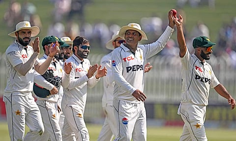 3-வது டெஸ்டில் 9 விக்கெட் வித்தியாசத்தில் இங்கிலாந்தை வீழ்த்தி தொடரை கைப்பற்றியது பாகிஸ்தான்