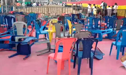 தவெக மாநாடு- விஜய் அறிவுறுத்திய கட்டுப்பாடுகளை களைத்தெறிந்த தொண்டர்கள்