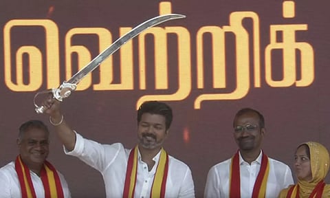 த.வெ.க. தலைவர் விஜய்க்கு பகவத் கீதை, பைபிள், வீர வாள் வழங்கிய கட்சியினர்