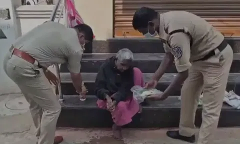 மகன் இறந்தது தெரியாமல் அவரது சடலத்துடன் 4 நாட்கள் வாழ்ந்த பார்வையற்ற தம்பதி