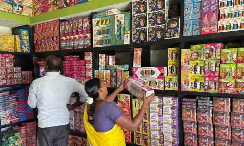 சிவகாசியில் தயாரான பட்டாசுகள் ரூ.6 ஆயிரம் கோடிக்கு விற்பனை