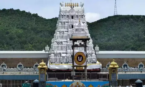 திருப்பதியில் மாற்று மத பணியாளர்களை நீக்க புதிய அறங்காவலர் குழு தலைவர் முடிவு