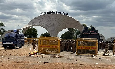 என்எல்சி விவகாரம்: பேச்சுவார்த்தை குழுவை அணுகும் வரை போராட்டத்தில் ஈடுபடக் கூடாது- நீதிமன்றம்