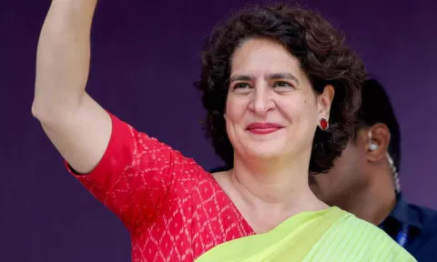 வயநாட்டில் அண்ணனை மிஞ்சிய தங்கை... 3.68 லட்சம் வாக்குகள் முன்னிலையில் பிரியங்கா காந்தி