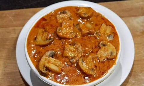 செட்டிநாடு ஸ்டைல் காளான் தொக்கு!