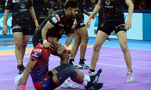 புரோ கபடி லீக்: யு மும்பா, அரியானா ஸ்டீலர்ஸ் அணிகள் வெற்றி