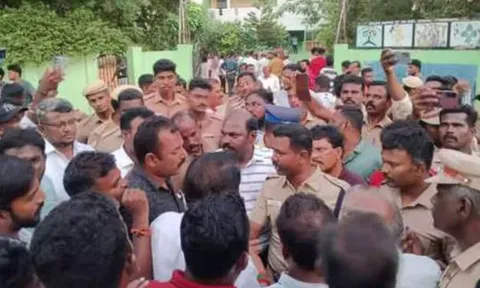 திருச்செந்தூரில் மாணவிகளுக்கு பாலியல் தொல்லை: உடற்கல்வி ஆசிரியரை தொடர்ந்து தலைமை ஆசிரியரும் கைது