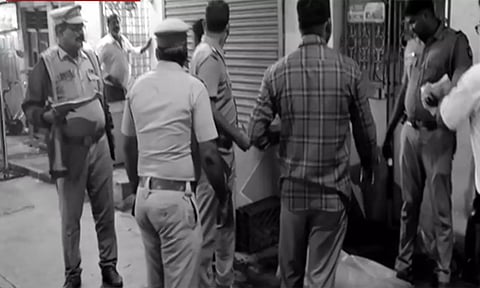 சென்னையில் மாமூல் தர மறுத்ததால் பெண் வெட்டி கொலை