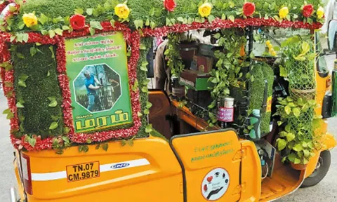 மக்களை கவரும் நடமாடும் `நந்தவனம்' - ஆட்டோ டிரைவரின் முயற்சிக்கு குவியும் பாராட்டுகள்