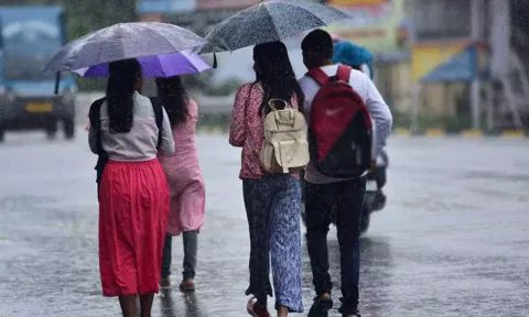 காலை 10 மணி வரை 10 மாவட்டங்களில் மழைக்கு வாய்ப்பு