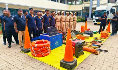 சென்னையில் புயலை எதிர்கொள்ள 18 ஆயிரம் போலீசார் உஷார்- 35 கட்டுப்பாட்டு மையங்கள் அமைப்பு