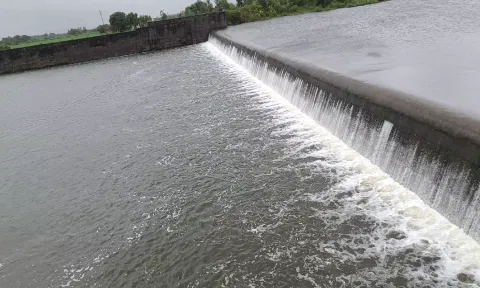 பிச்சாட்டூர் அணையில் உபரி நீர் திறப்பு: ஆரணி ஆற்றில் வெள்ள அபாய எச்சரிக்கை