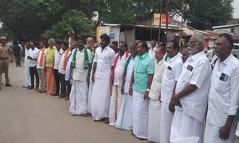 பெரியாறு அணை நீர்பிடிப்பு பகுதிகள்: கேரள அரசை கண்டித்து விவசாயிகள் முற்றுகை போராட்டம்