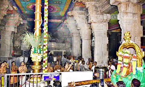 திருப்பரங்குன்றத்தில் `அரோகரா' கோஷத்துடன் நடந்த கார்த்திகை தீபத்திருவிழா கொடியேற்றம்