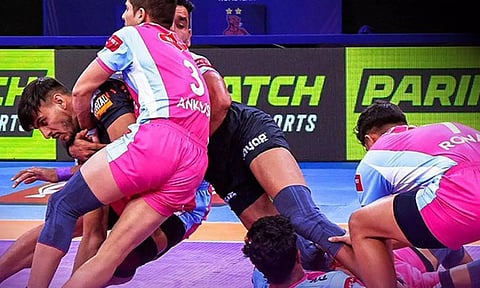 புரோ கபடி லீக்: புள்ளிப்பட்டியலில் 2வது இடத்துக்கு முன்னேறிய யு மும்பா