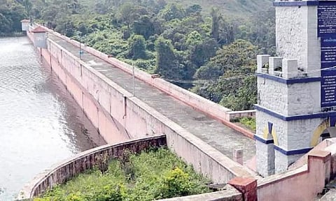 தளவாடபொருட்கள் தடை: குமுளியில் முற்றுகை போராட்டம் நடத்த விவசாயிகள் முடிவு