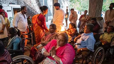 தியானலிங்கத்தை தரிசிக்க வேண்டும் என்ற ஏக்கம் நிறைவேறியது- ஈஷாவில் தரிசனம் செய்த மாற்றுத் திறனாளிகள் குழு நெகிழ்ச்சி