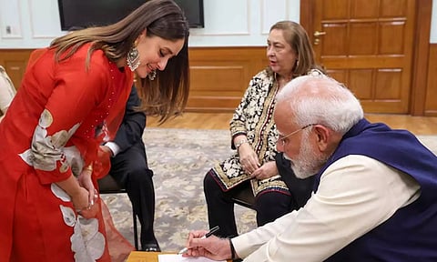 மணிப்பூருக்கு செல்ல சொன்னோம், ஆனால் மோடி கரீனா கபூரை பார்க்க செல்கிறார்- காங்கிரஸ்