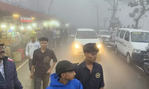 கொடைக்கானலில் கடும் பனிமூட்டம்: வாகன ஓட்டிகள் அவதி